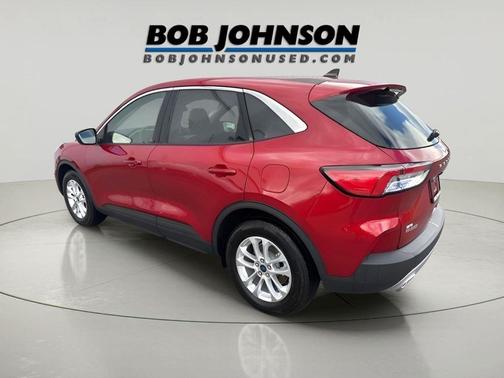 Rapid Red Metallic Tinted Clearcoat 2022 Ford Escape SE