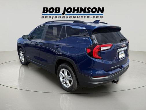 Marine Metallic 2022 GMC Terrain SLE
