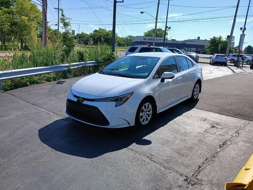 Ice Cap 2024 Toyota Corolla LE