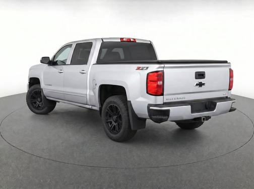 Silver Ice Metallic 2019 Chevrolet Silverado 1500 2LT