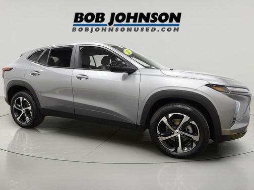 Sterling Gray Metallic 2024 Chevrolet Trax FWD 1RS