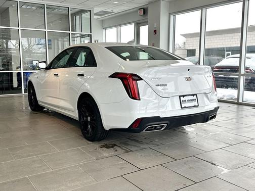 2022 Cadillac CT4 Premium Luxury