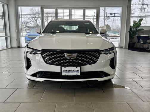 2022 Cadillac CT4 Premium Luxury