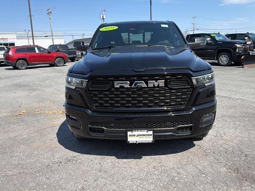 Diamond Black Crystal Pearlcoat 2025 RAM 1500 Big Horn/Lone Star