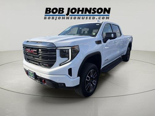 Summit White 2024 GMC Sierra 1500 AT4