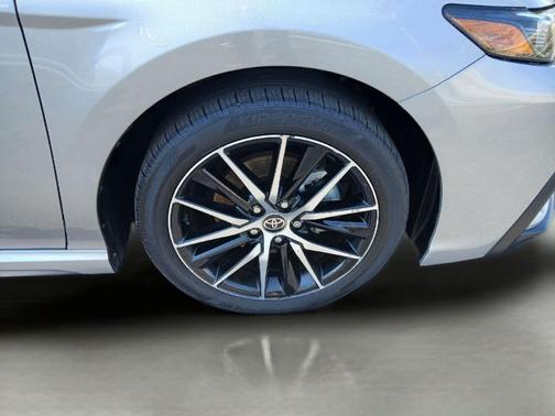 Celestial Silver Metallic 2024 Toyota Camry SE