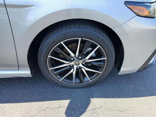 Celestial Silver Metallic 2024 Toyota Camry SE