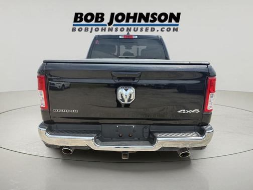Diamond Black Crystal Pearlcoat 2022 RAM 1500 Big Horn/Lone Star