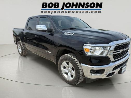 Diamond Black Crystal Pearlcoat 2022 RAM 1500 Big Horn/Lone Star