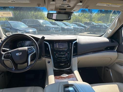 2016 Cadillac Escalade ESV Luxury