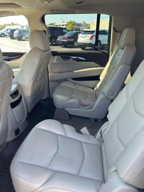 2016 Cadillac Escalade ESV Luxury