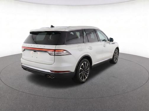 Pristine White Metallic Tri-Coat 2025 Lincoln Aviator Reserve AWD