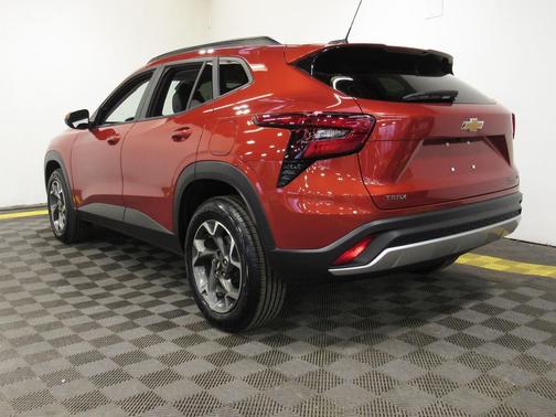 Cayenne Orange Metallic 2024 Chevrolet Trax LT