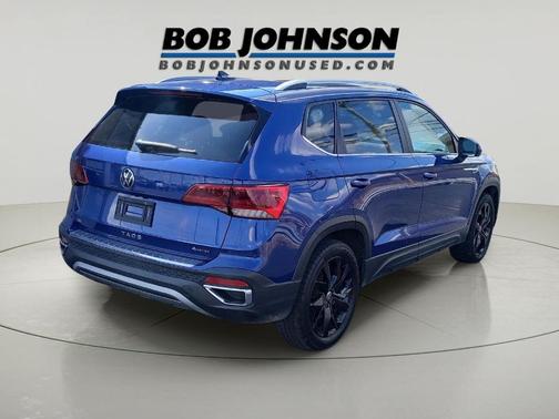 Dusk Blue Metallic 2022 Volkswagen Taos 1.5T SE