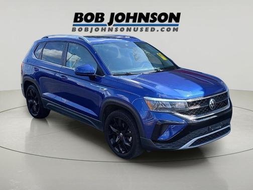 Dusk Blue Metallic 2022 Volkswagen Taos 1.5T SE