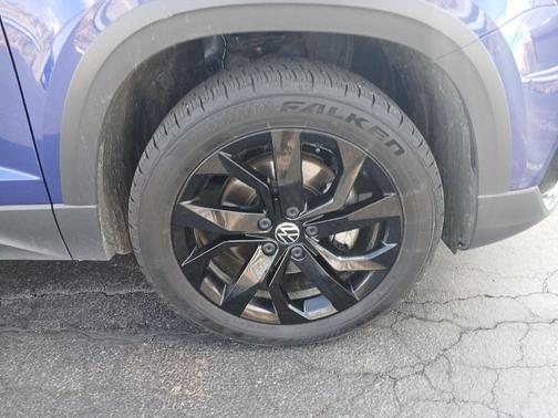 Dusk Blue Metallic 2022 Volkswagen Taos 1.5T SE