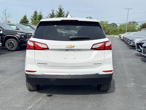 Summit White 2020 Chevrolet Equinox L