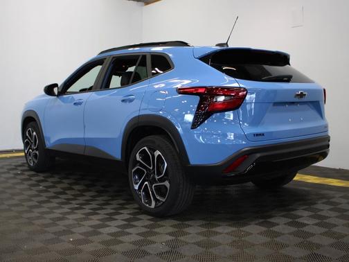 Fountain Blue 2024 Chevrolet Trax FWD 2RS