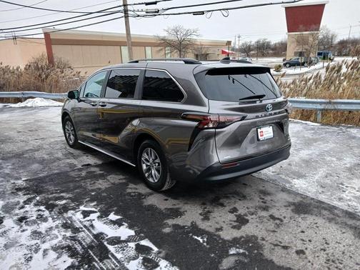 2024 Toyota Sienna XLE