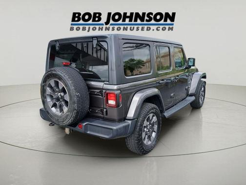 Granite Crystal Metallic Clearcoat 2018 Jeep Wrangler Unlimited Sahara