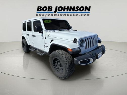 Bright White Clearcoat 2019 Jeep Wrangler Unlimited Sahara