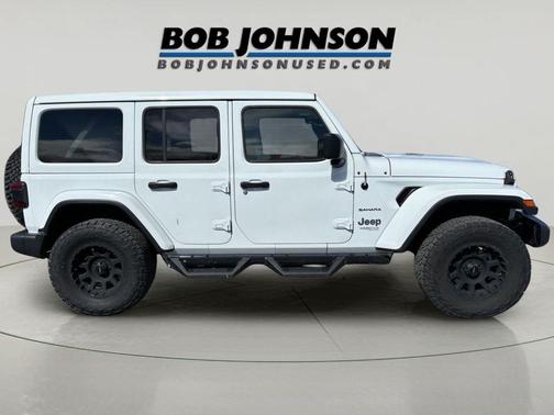 Bright White Clearcoat 2019 Jeep Wrangler Unlimited Sahara