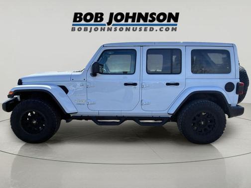 Bright White Clearcoat 2019 Jeep Wrangler Unlimited Sahara