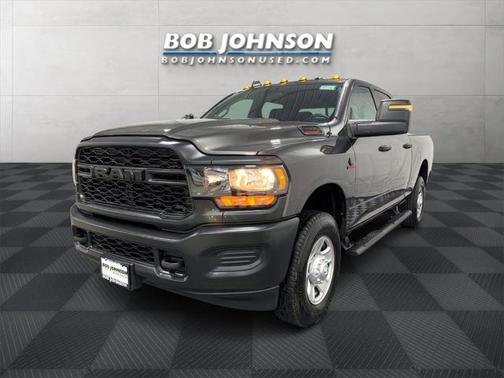 2024 RAM 3500 Tradesman Crew Cab 4x4 6'4' Box