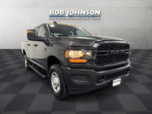 2024 RAM 3500 Tradesman Crew Cab 4x4 6'4' Box