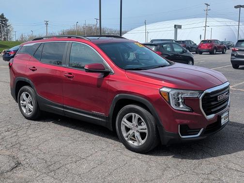 Cayenne Red Tintcoat 2022 GMC Terrain SLE