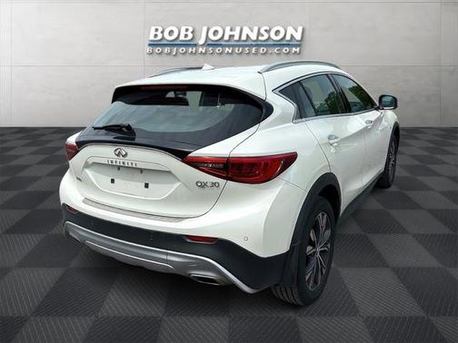 2019 INFINITI QX30 LUXE