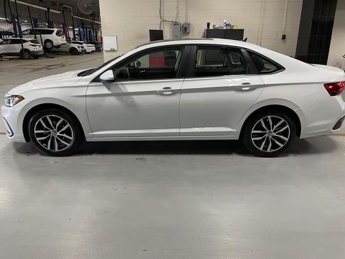 2025 Volkswagen Jetta 1.5T SE