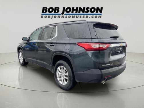 Graphite Metallic 2020 Chevrolet Traverse LT Cloth