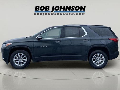Graphite Metallic 2020 Chevrolet Traverse LT Cloth