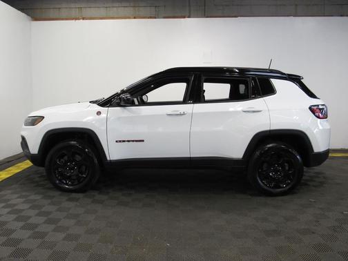 Bright White Clearcoat 2023 Jeep Compass Trailhawk
