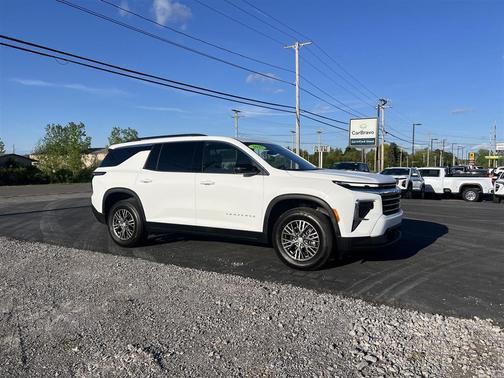 Summit White 2025 Chevrolet Traverse LT