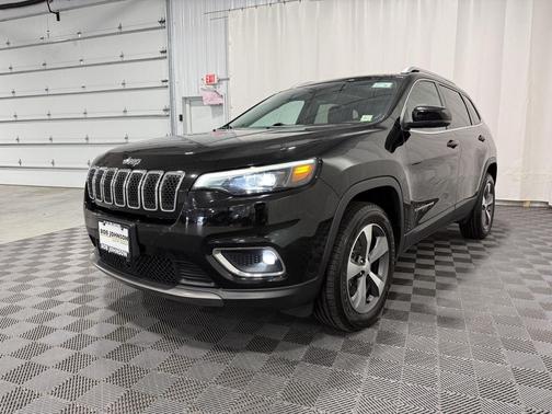 Diamond Black Crystal Pearlcoat 2021 Jeep Cherokee Limited
