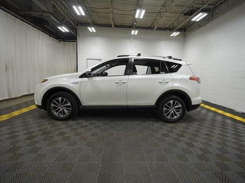 2017 Toyota RAV4 Hybrid XLE