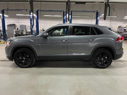 2022 Volkswagen Atlas Cross Sport 3.6L V6 SE w/Technology