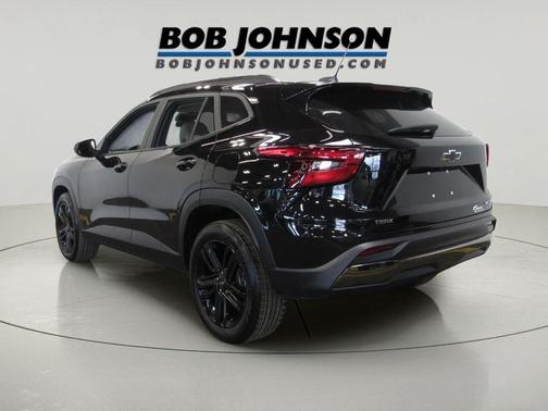 Mosaic Black Metallic 2024 Chevrolet Trax FWD ACTIV