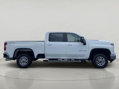 Summit White 2024 Chevrolet Silverado 2500 LT