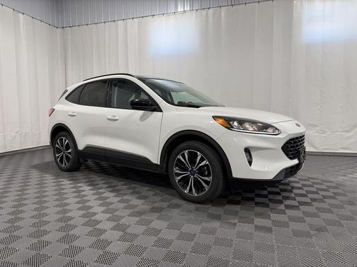 Star White Metallic Tri-Coat 2022 Ford Escape SEL