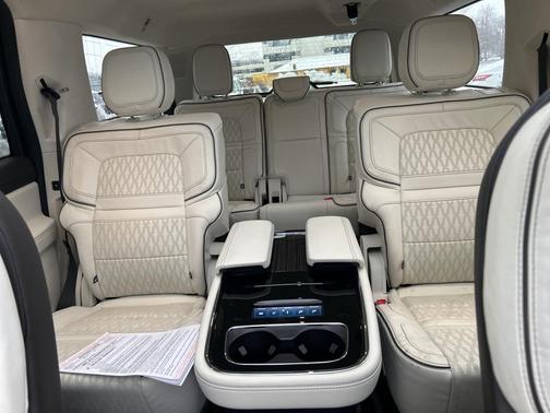 2024 Lincoln Navigator Black Label