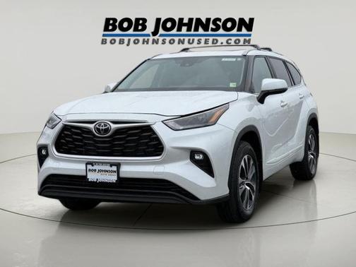 Wind Chill Pearl 2023 Toyota Highlander XLE