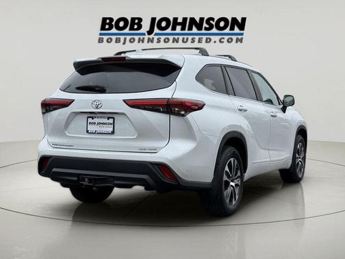 Wind Chill Pearl 2023 Toyota Highlander XLE