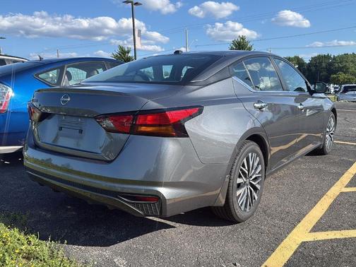 Gun Metallic 2025 Nissan Altima SV FWD