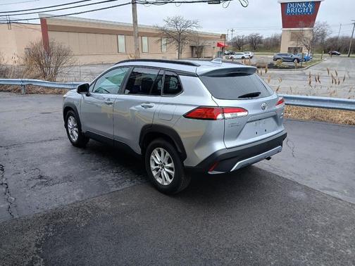 Sonic Silver 2023 Toyota Corolla Cross LE