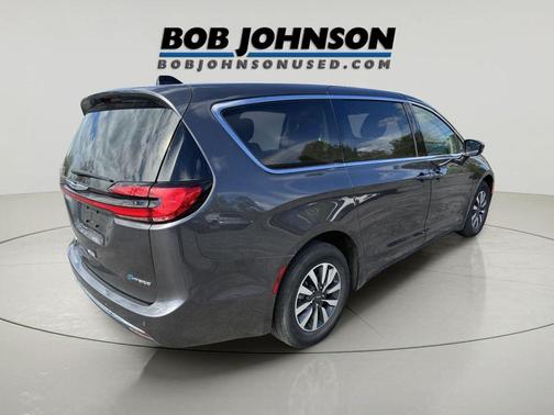 Granite Crystal Metallic Clearcoat 2023 Chrysler Pacifica Hybrid Touring L
