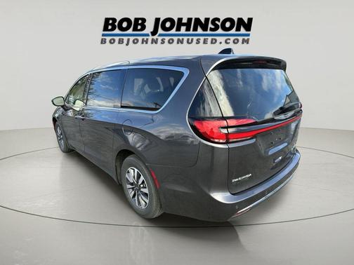 Granite Crystal Metallic Clearcoat 2023 Chrysler Pacifica Hybrid Touring L