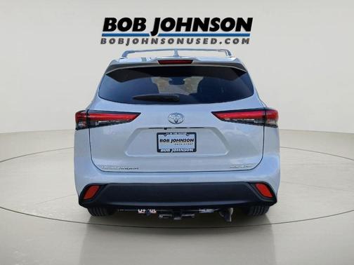 Blizzard Pearl 2021 Toyota Highlander XLE